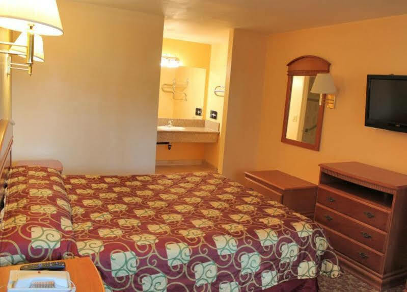 Orange Tustin Inn In Orange Extérieur photo